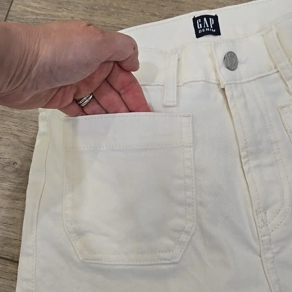 GAP High Waist Cheeky Cream Denim Jeans With Raw Hem - Picture 3 of 12